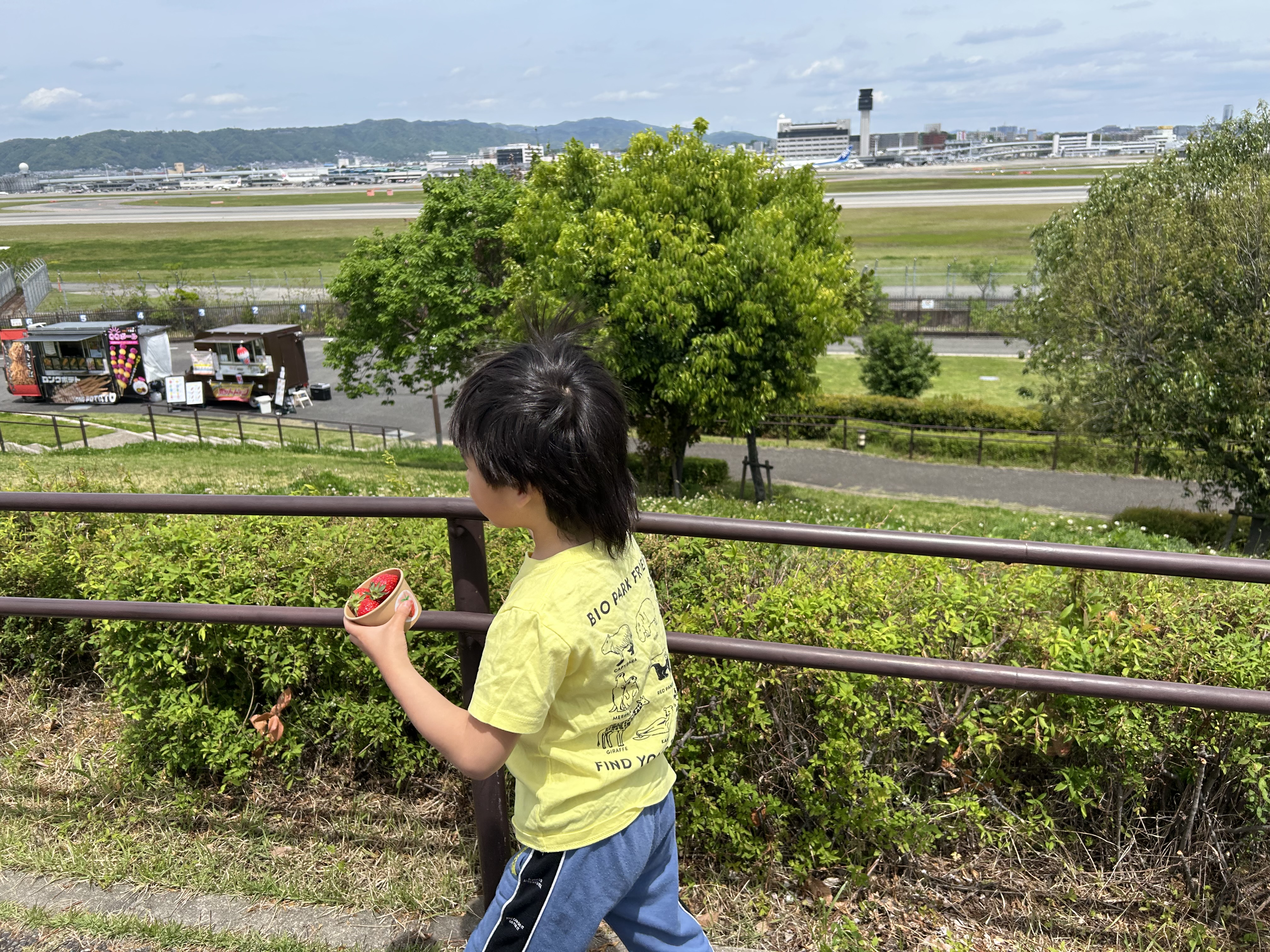 キッチンカーでごはん